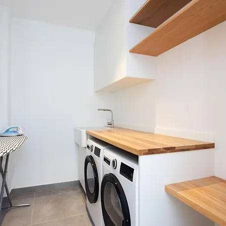 Sybaris 09 By Smart Villa